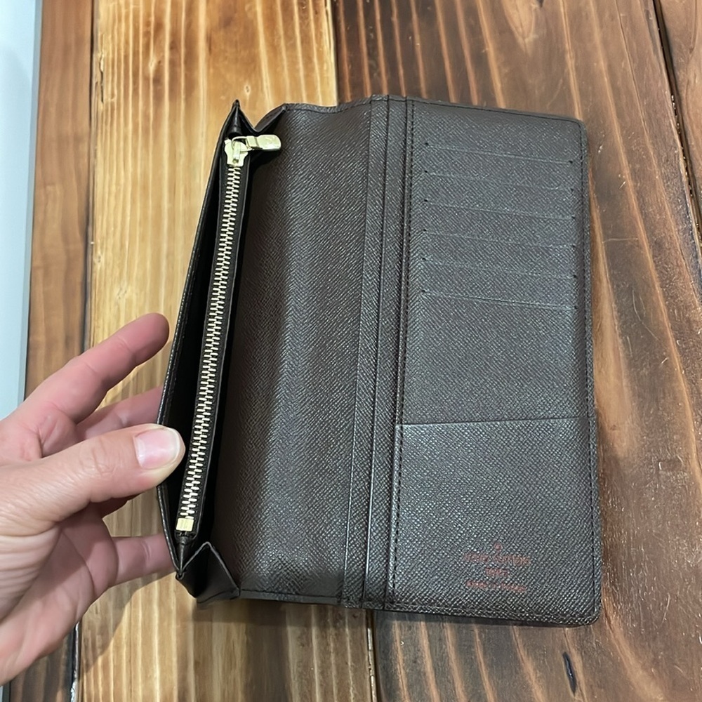 Louis Vuitton Damier Ebene Brazza Long Bifold Wallet - Picture 9 of 15